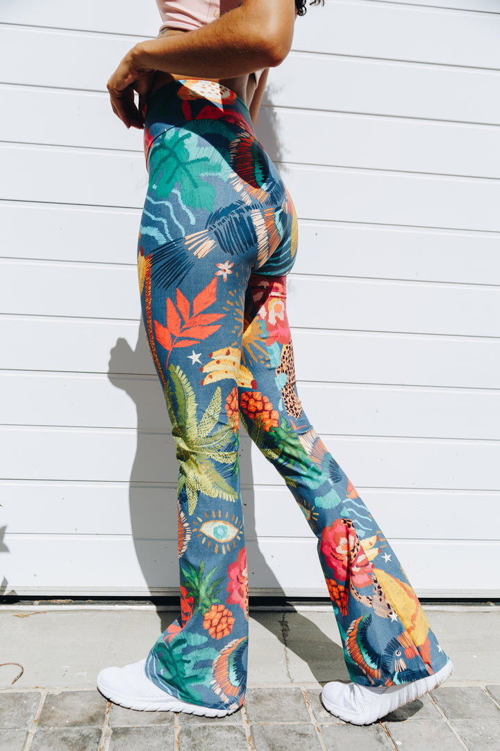 Tropical Living Flare Leggings